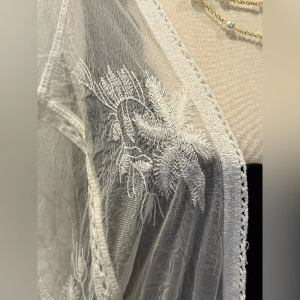 Vintage Style Embroidered White Lace Kimono Jacket/Coverup, One Size - Picture 4 of 14